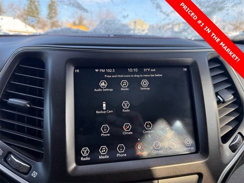 Used 2019 Jeep Cherokee Trailhawk image 19