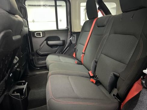 Used 2020 Jeep Wrangler Unlimited Rubicon w/ Quick Order Package 28Y Recon AWD/4WD image 24