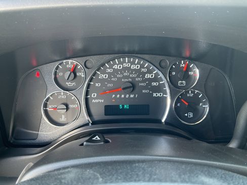 New 2026 Chevrolet Express 2500 w/ Driver Convenience Package RWD image 15