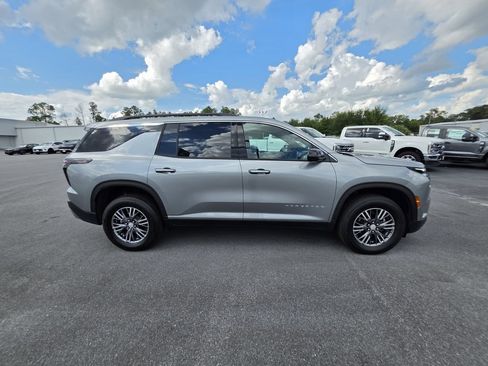Used 2026 Chevrolet Traverse LT AWD/4WD image 6
