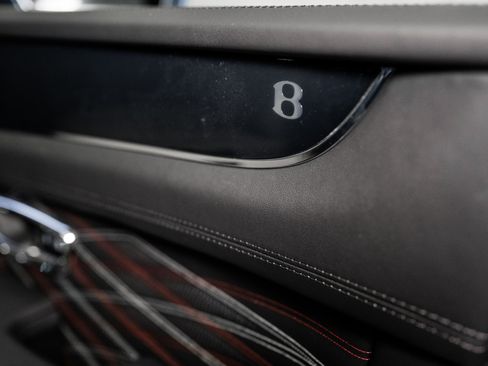 Used 2025 Bentley Bentayga Extended Wheelbase image 69