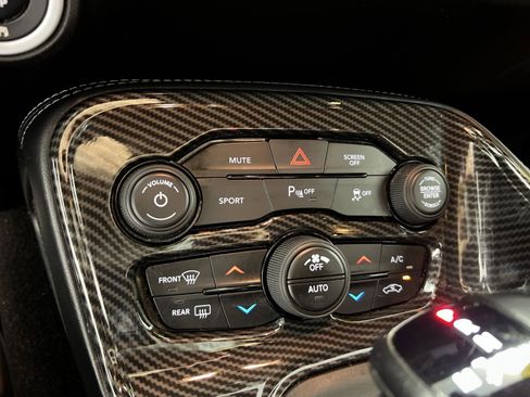 Used 2021 Dodge Challenger SXT w/ Plus Package image 33