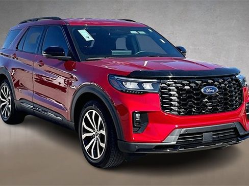 Certified 2025 Ford Explorer ST-Line w/ Premium Package image 10