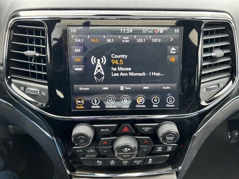 Used 2019 Jeep Grand Cherokee Limited w/ Trailer Tow Group IV image 27