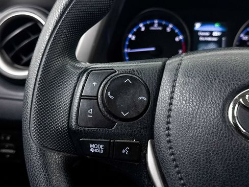 Used 2018 Toyota RAV4 LE w/ Carpet Mat Package FWD image 26