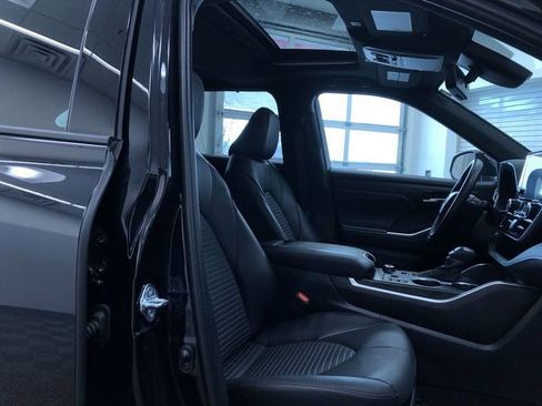 Certified 2025 Toyota Highlander XSE image 22