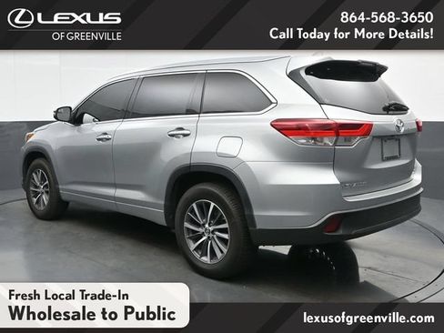 Used 2017 Toyota Highlander XLE FWD image 6