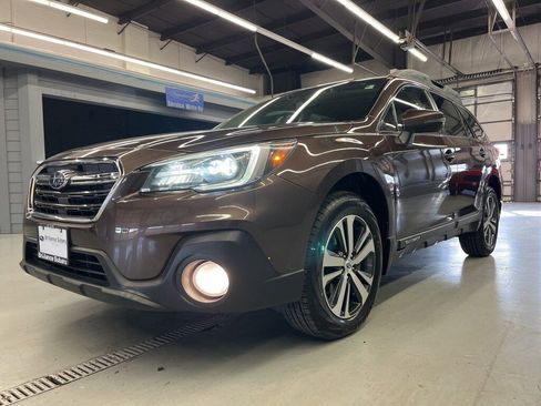 Used 2019 Subaru Outback 2.5i Limited w/ Popular Package #2 image 3