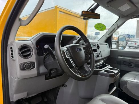 Used 2022 Ford E-350 and Econoline 350 Super Duty RWD image 17