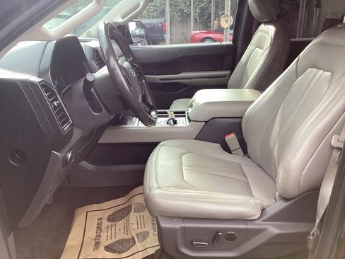 Used 2020 Ford Expedition Limited image 9
