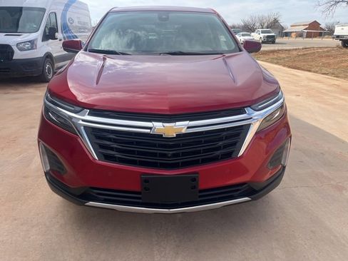 Used 2023 Chevrolet Equinox LT image 2