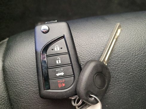 Used 2022 Toyota Camry SE image 32