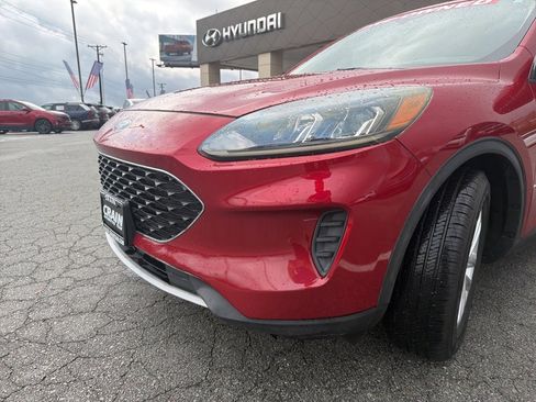 Used 2020 Ford Escape SE image 8