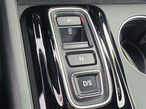 Used 2025 Honda Pilot Black Edition image 16