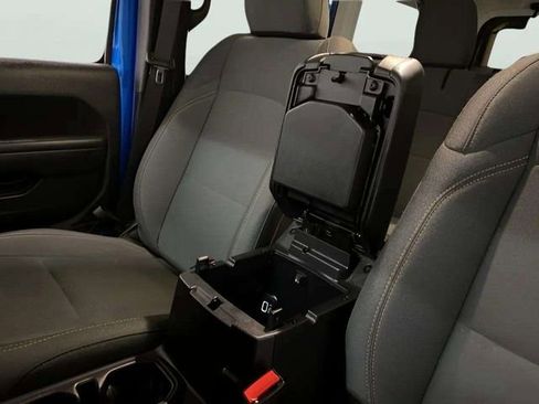 Used 2024 Jeep Wrangler Unlimited image 10