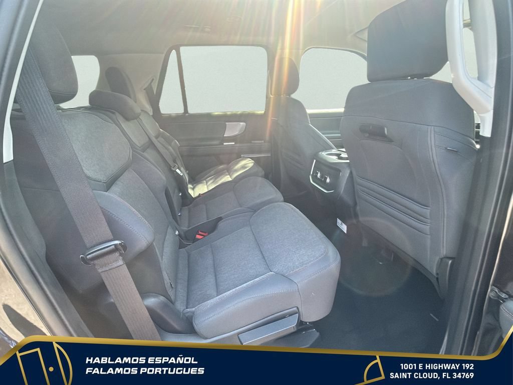 Used 2025 Ford Expedition Active AWD/4WD image 20