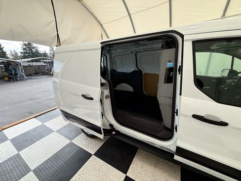Used 2023 Ford Transit Connect XLT image 22