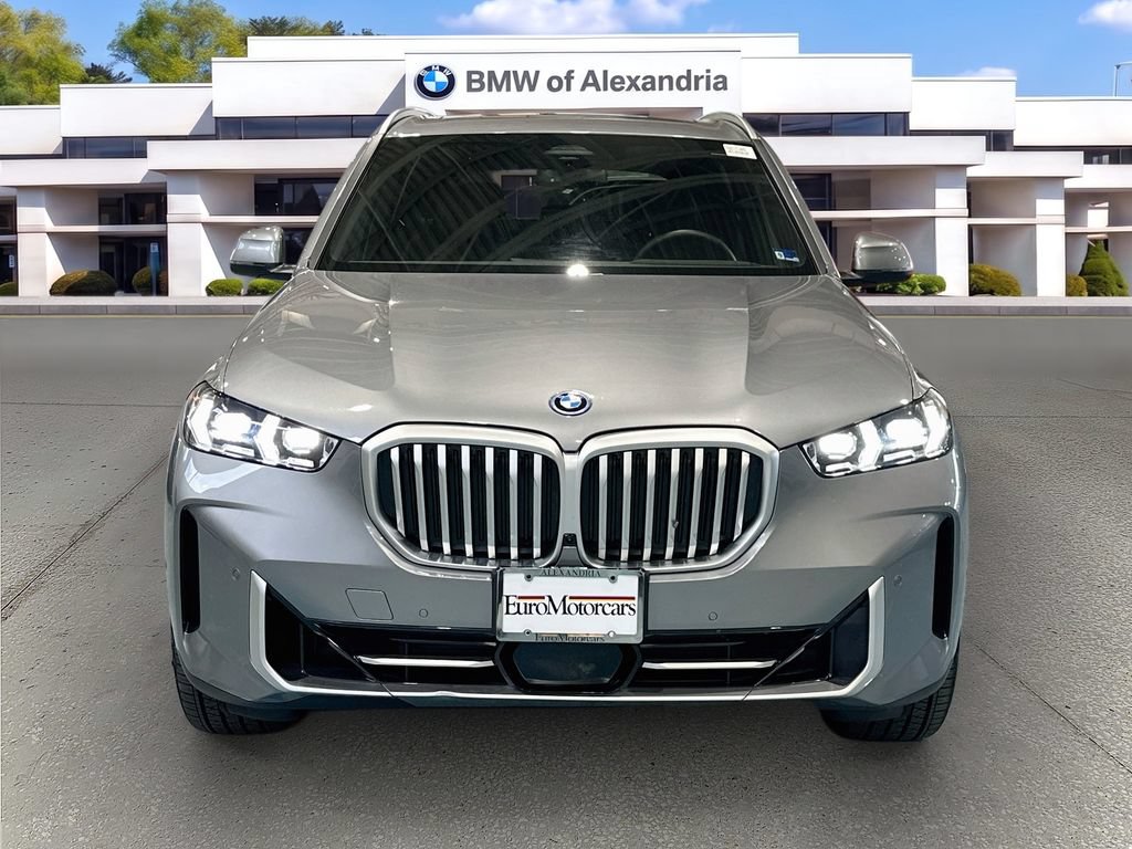Used 2026 BMW X5 xDrive50e w/ Executive Package AWD/4WD image 2