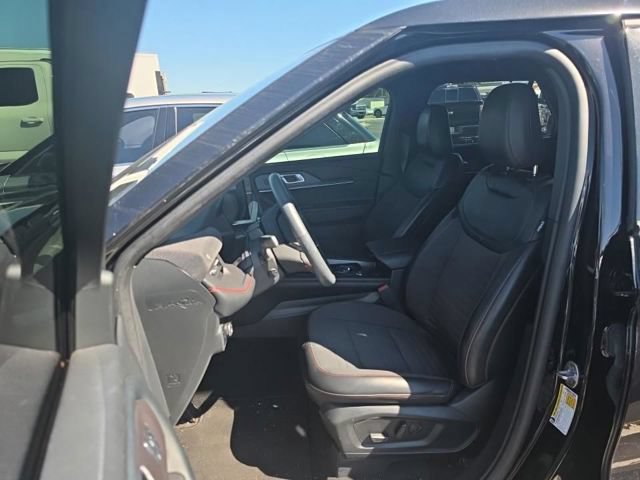 Used 2025 Ford Explorer ST-Line w/ Premium Package RWD image 7