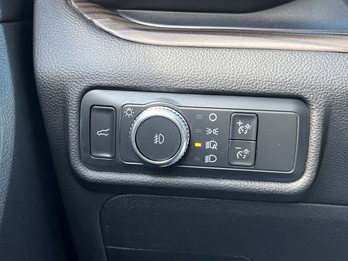 Used 2022 Ford Explorer Limited AWD/4WD image 43