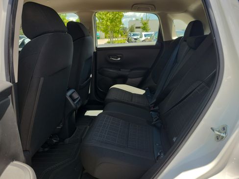 Used 2025 Honda HR-V LX image 12