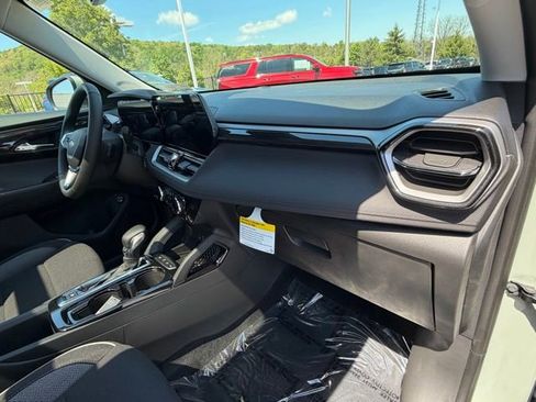 New 2026 Chevrolet TrailBlazer LT w/ Convenience Package AWD/4WD image 38