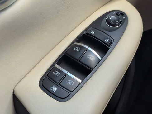 Used 2021 INFINITI QX50 Luxe AWD/4WD image 25