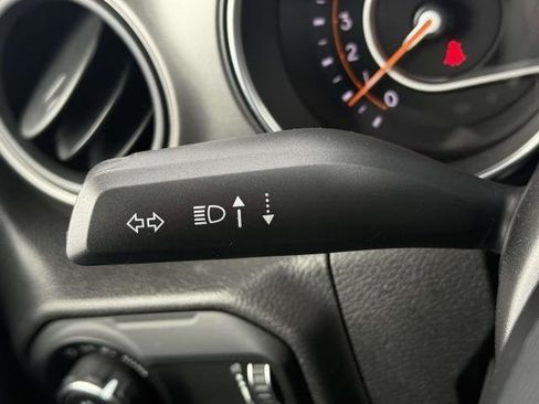 Used 2023 Jeep Gladiator Sport image 18