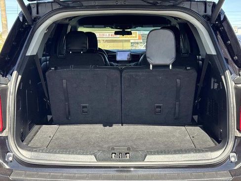 Certified 2022 Ford Explorer XLT w/ Equipment Group 202A image 26