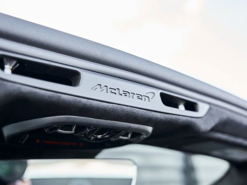 Used 2025 McLaren Artura Spider RWD image 70