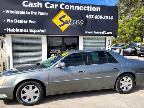Used 2006 Cadillac DTS w/ Trunk Convenience Package image 10