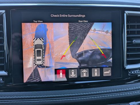 Used 2025 Chrysler Pacifica Select image 20