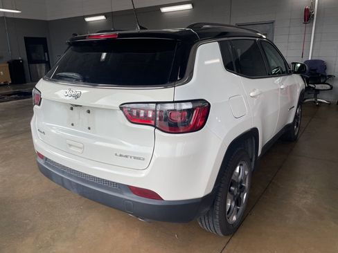 Used 2018 Jeep Compass Limited w/ Navigation Group AWD/4WD image 3