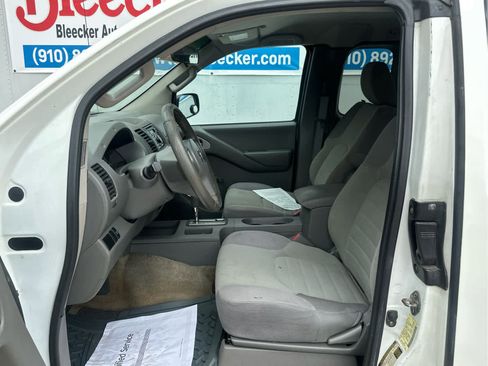 Used 2013 Nissan Frontier S image 21