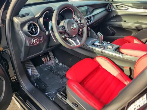 New 2025 Alfa Romeo Stelvio Sprint w/ Convenience Package image 9