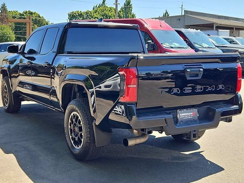 Used 2024 Toyota Tacoma SR5 AWD/4WD image 5