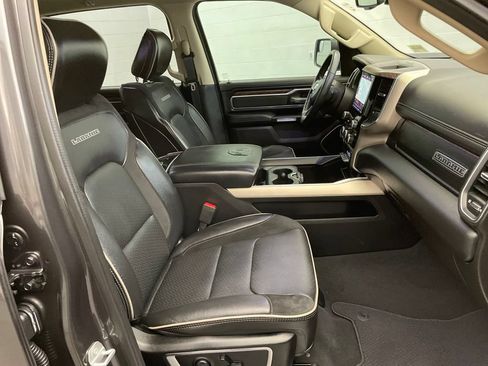 Used 2019 RAM 1500 Laramie AWD/4WD image 33