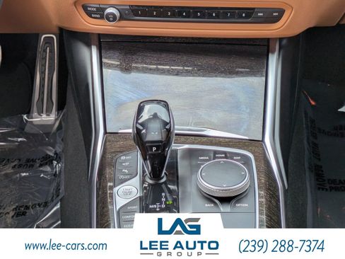 Used 2021 BMW 330i Sedan w/ M Sport Package RWD image 14