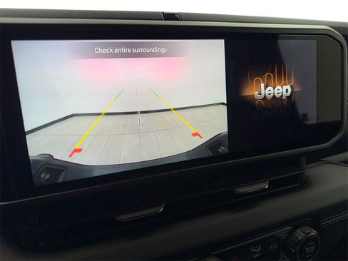 Used 2025 Jeep Gladiator Sport w/ Premium Package image 67