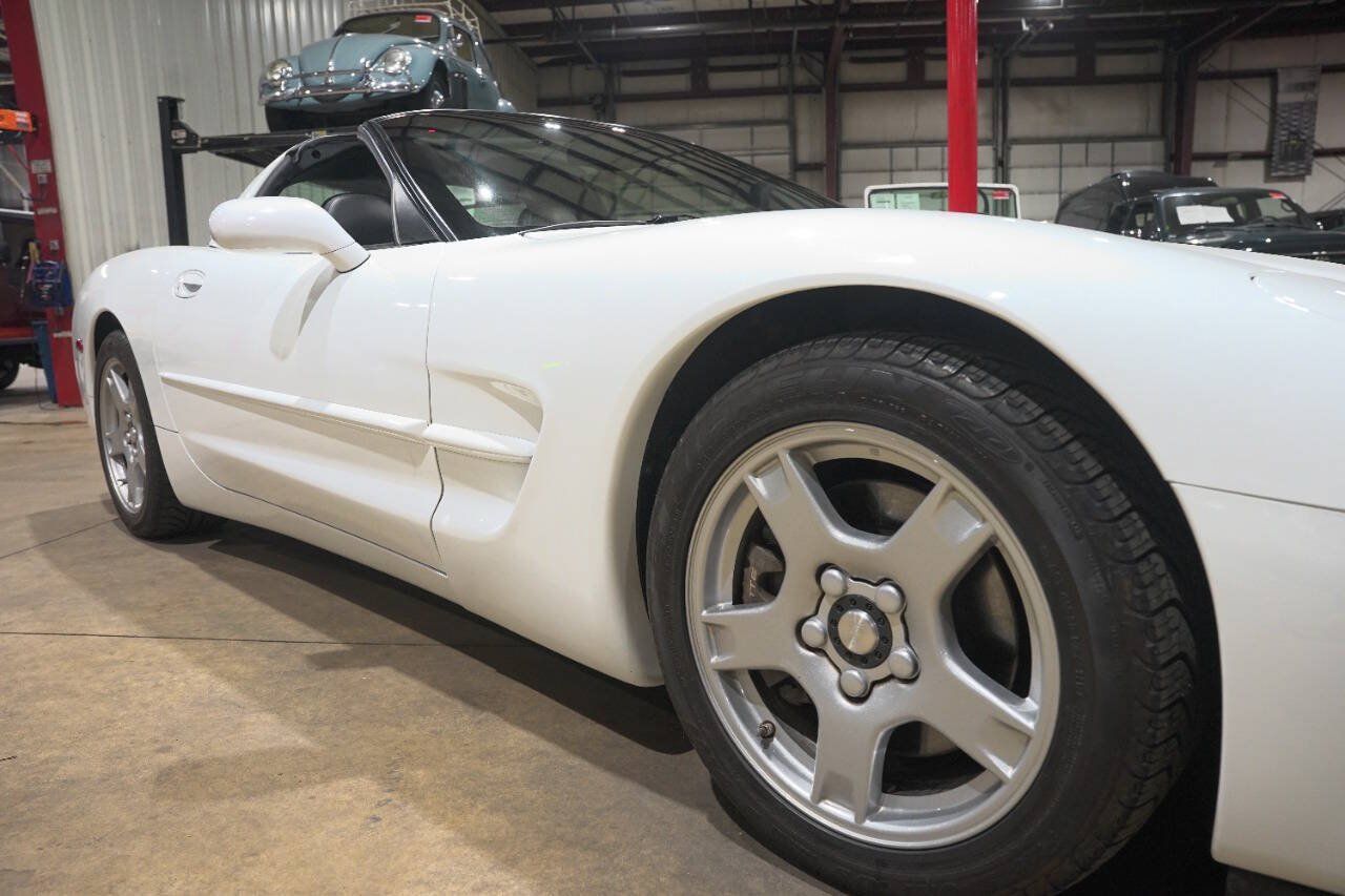 Used 1998 Chevrolet Corvette Coupe RWD image 31