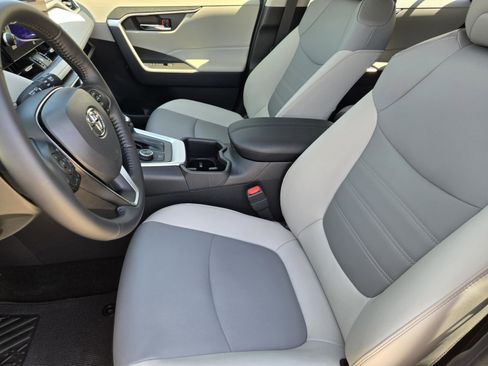 Used 2025 Toyota RAV4 XLE Premium w/ Weather Package image 6