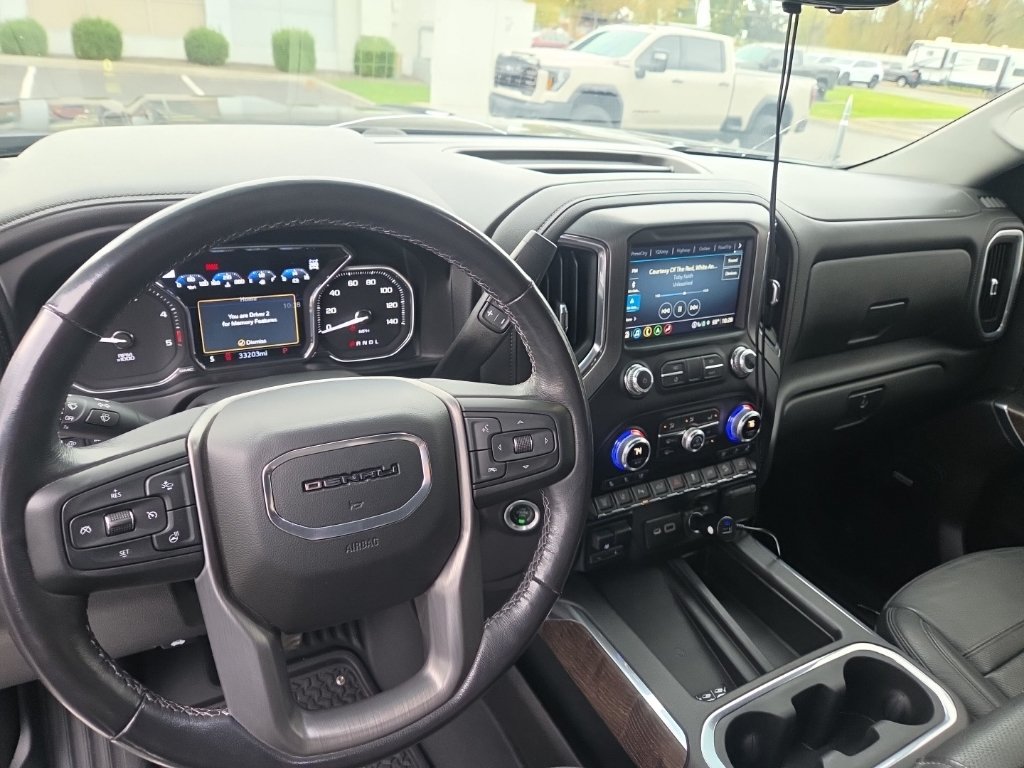 Used 2021 GMC Sierra 2500 Denali w/ Denali Black Diamond Edition AWD/4WD image 10