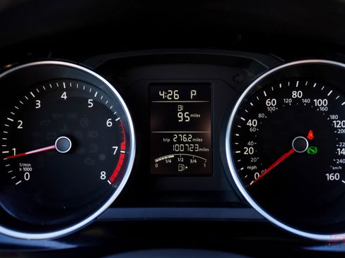 Used 2015 Volkswagen Jetta SE image 27