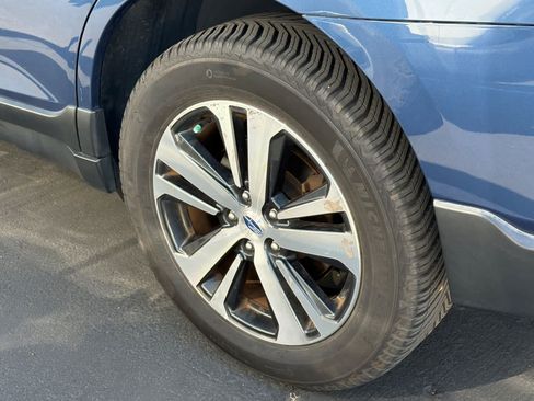 Used 2019 Subaru Outback 3.6R Limited AWD/4WD image 17