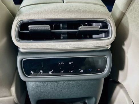 New 2027 Genesis GV80 2.5T Prestige AWD/4WD image 18