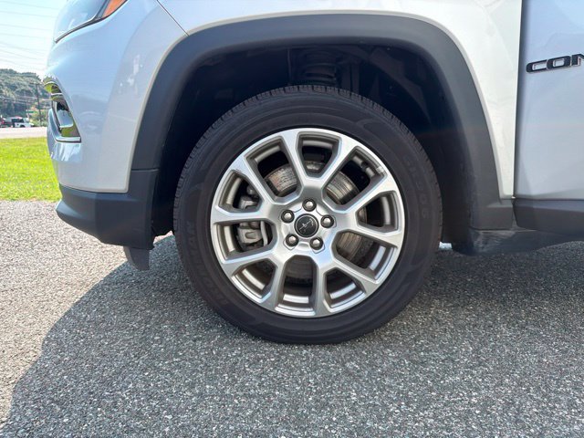 Used 2025 Jeep Compass Limited AWD/4WD image 25