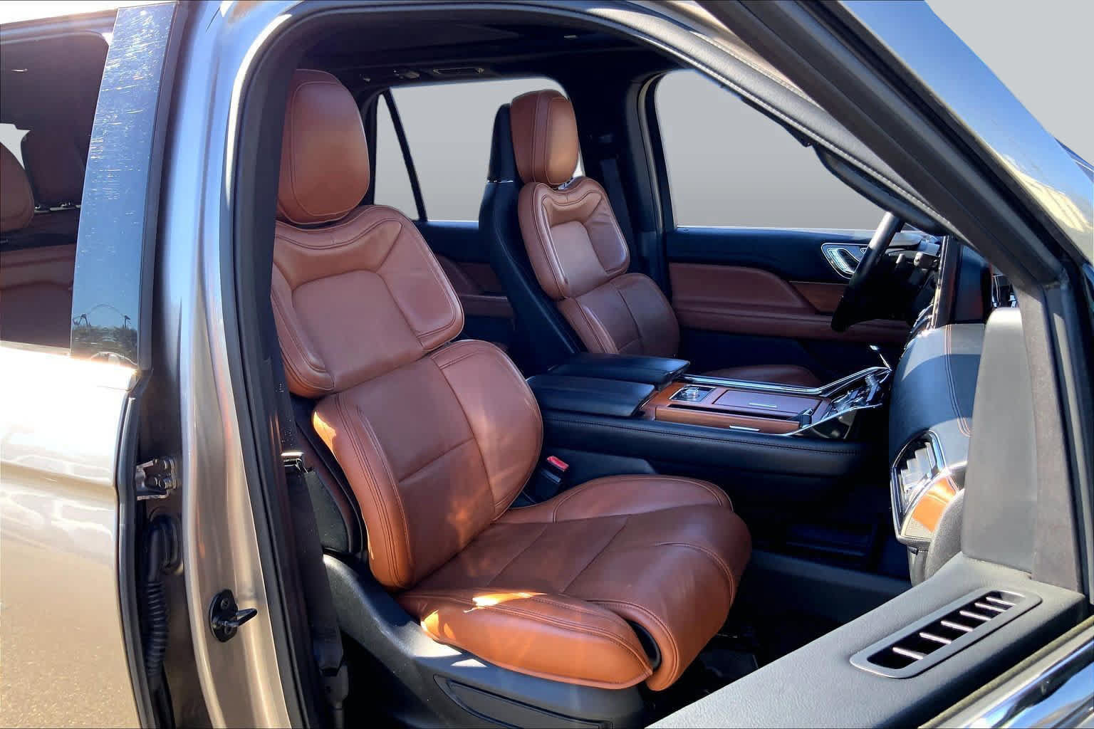 Used 2019 Lincoln Navigator Reserve w/ Cargo Package AWD/4WD image 8
