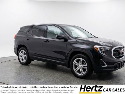 Used 2024 GMC Terrain SLE image 1