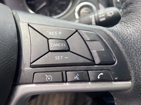 Used 2019 Nissan Rogue SV image 14