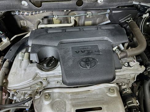 Used 2018 Toyota RAV4 XLE image 32